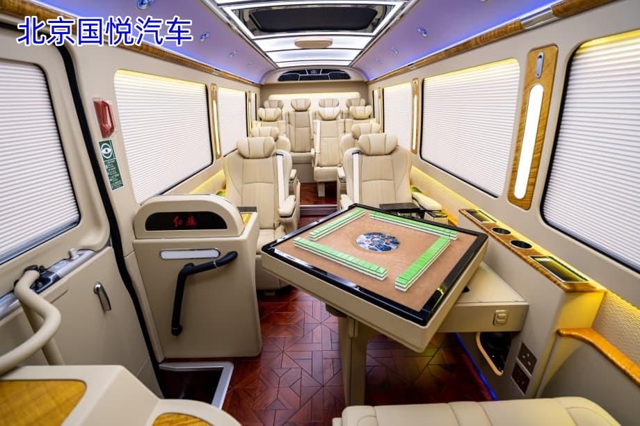 北京红旗国悦15座还能拥有麻将桌！快来看详细布局