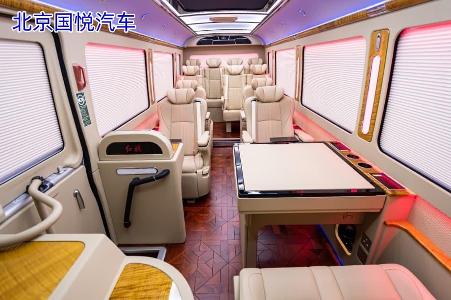 北京红旗国悦15座还能拥有麻将桌!快来看详细布局