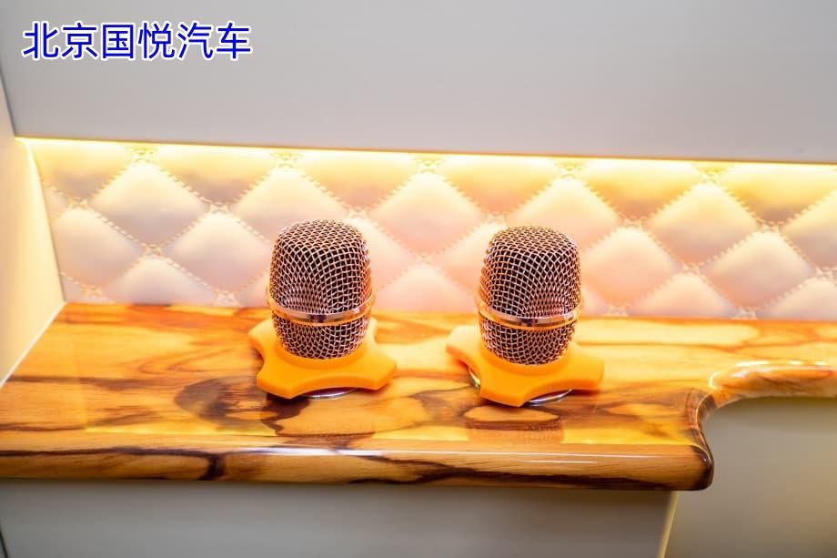 丰田考斯特7座房车伊春落地多少钱