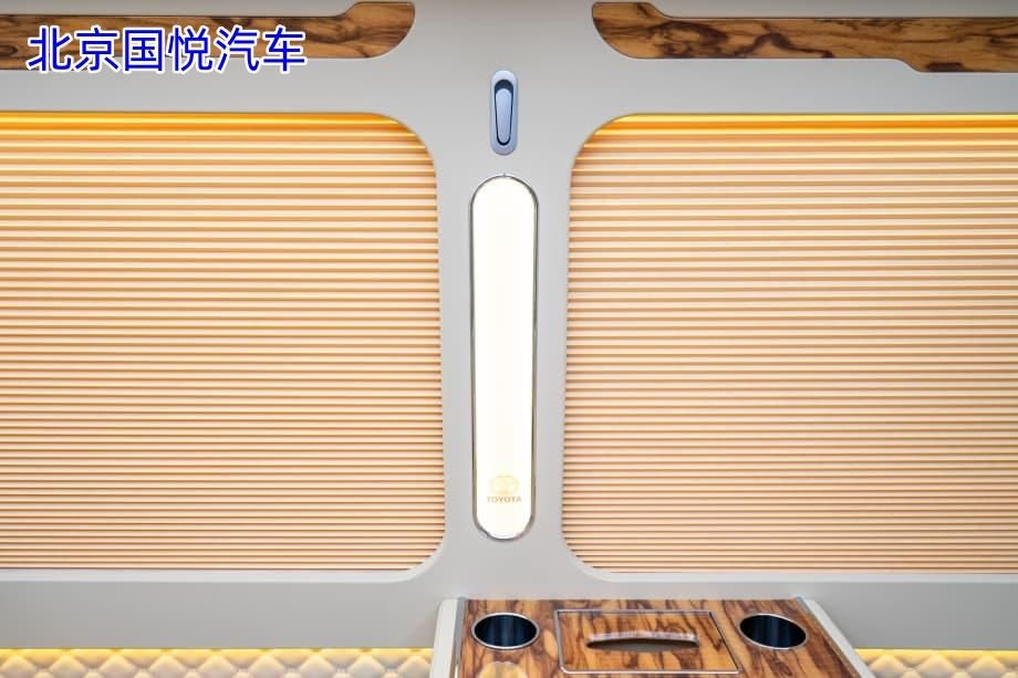 丰田考斯特7座房车伊春落地多少钱