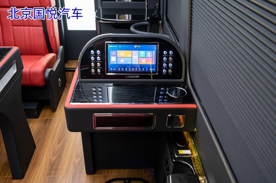 丰田考斯特10座海东落地多少钱