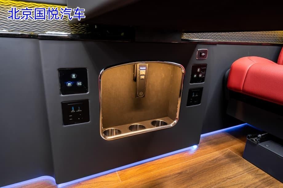 丰田考斯特10座海东落地多少钱