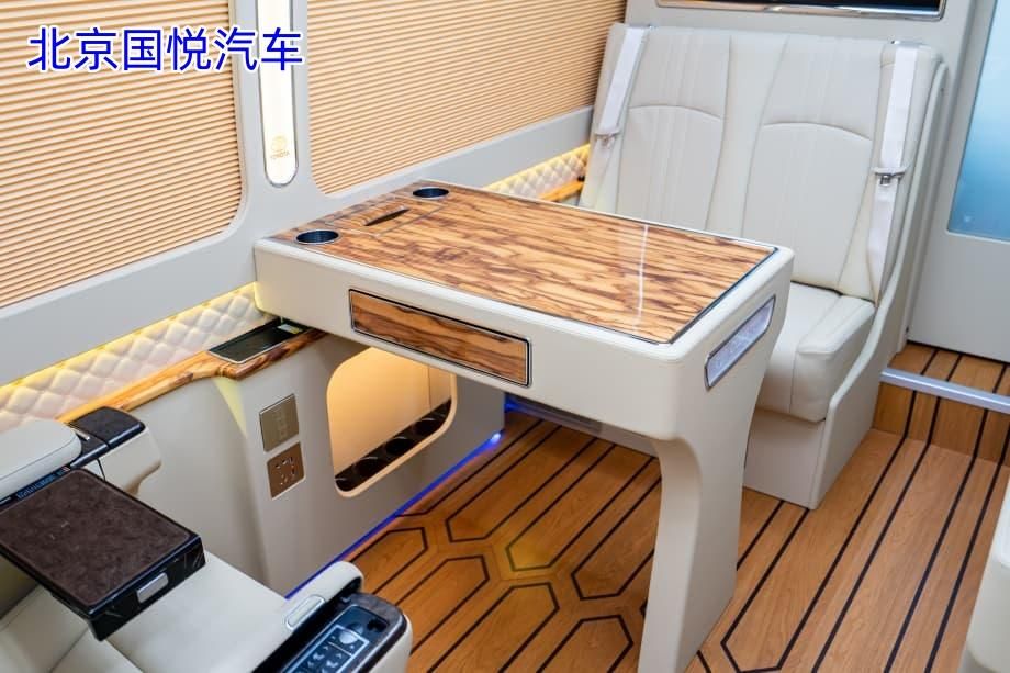 丰田考斯特7座房车新乡落地多少钱
