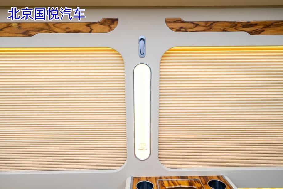 丰田考斯特7座房车孝感落地多少钱
