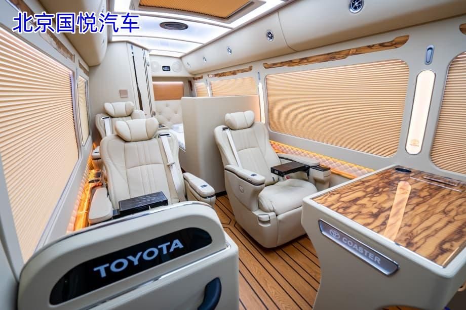丰田考斯特7座房车新乡落地多少钱