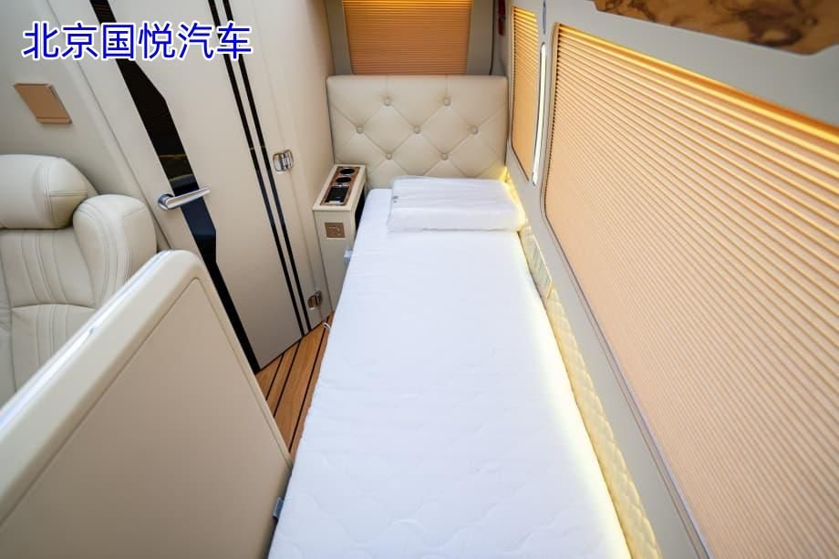丰田考斯特7座房车新乡落地多少钱