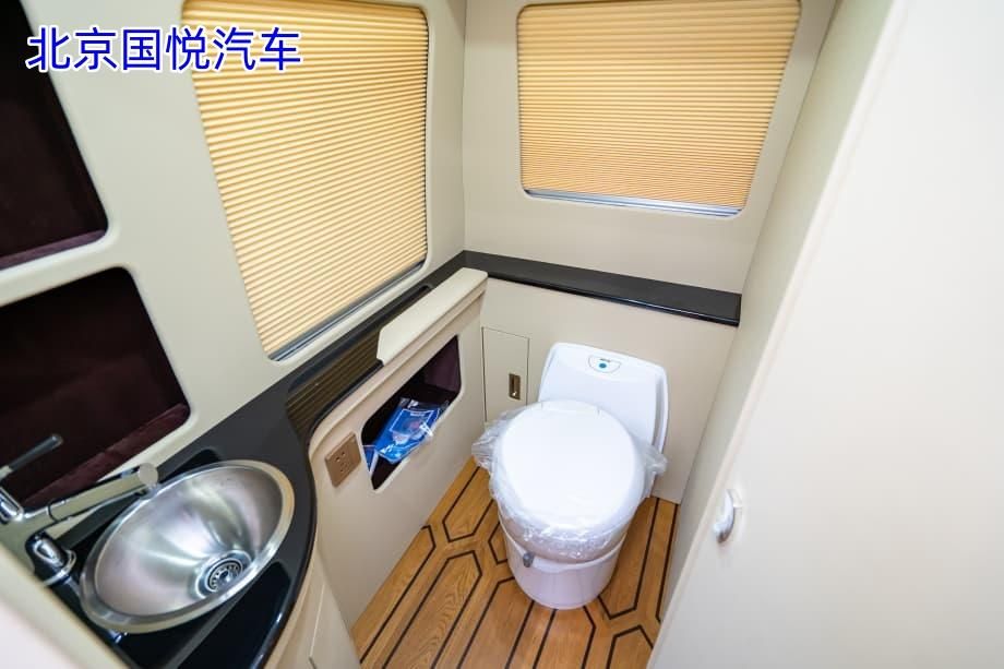 丰田考斯特7座房车孝感落地多少钱