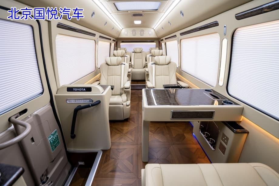 丰田考斯特11座通舱版鹤壁落地多少钱