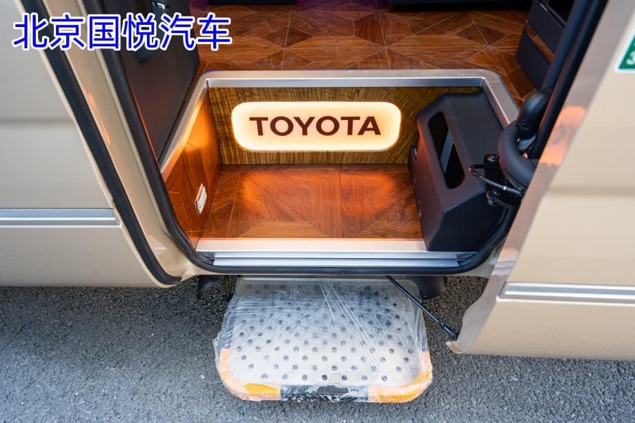 丰田考斯特12座商务车广东落地多少钱