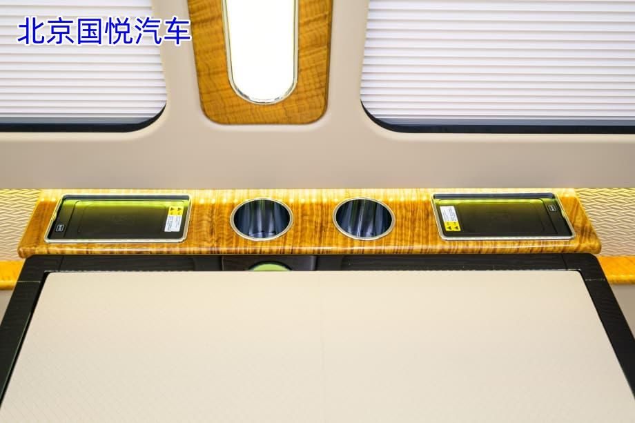 选择红旗国悦 15 座：大空间里的商务与生活全能解！联系电话