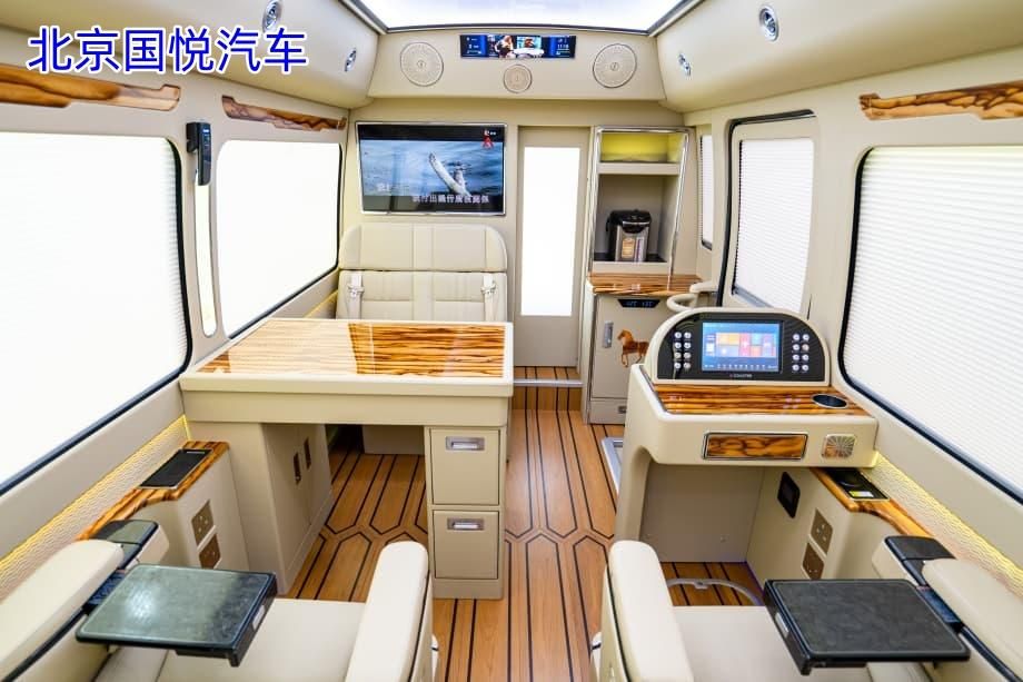 丰田考斯特10座带茶台邵通落地多少钱