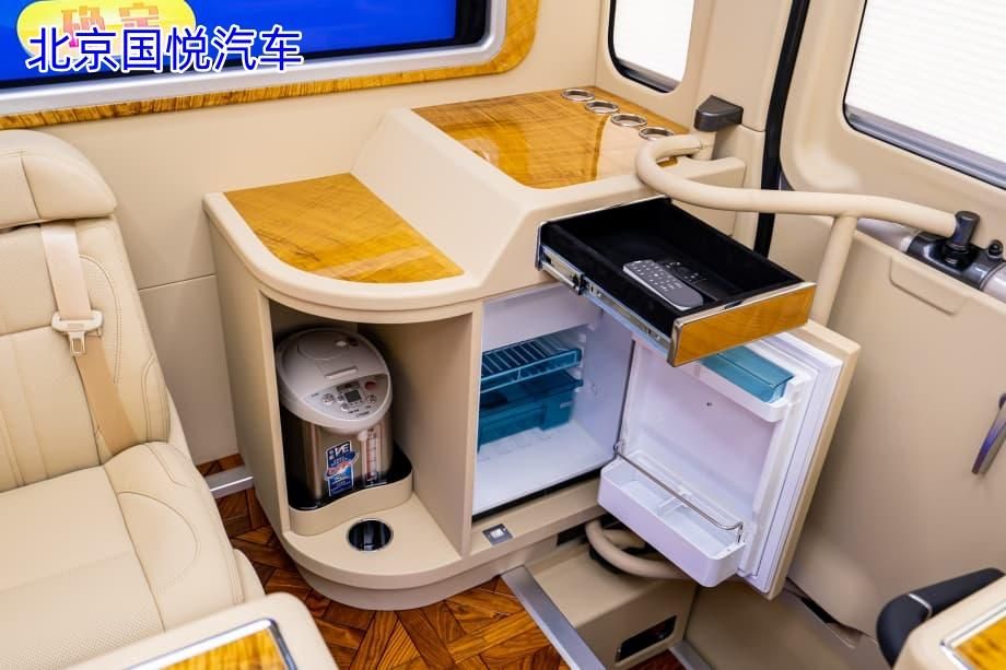 高端旅游出行就选红旗国悦12座！重庆现车优惠价格？