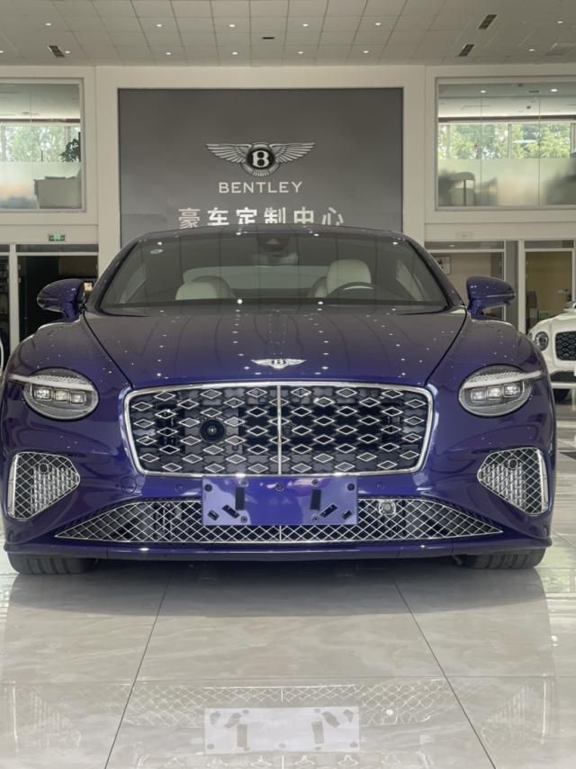 25款宾利欧陆GT穆莱纳视觉冲击 坦桑石紫/亚麻白-黑鲸展厅现车
