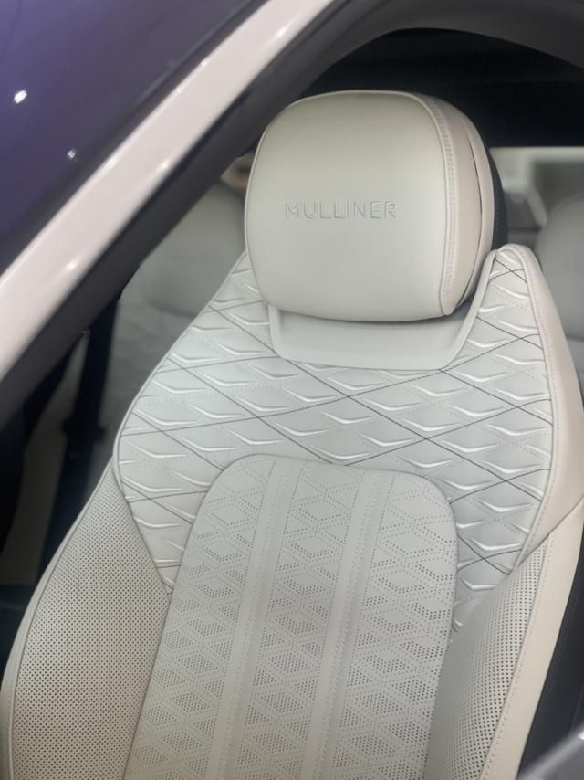 25款宾利欧陆GT穆莱纳视觉冲击 坦桑石紫/亚麻白-黑鲸展厅现车