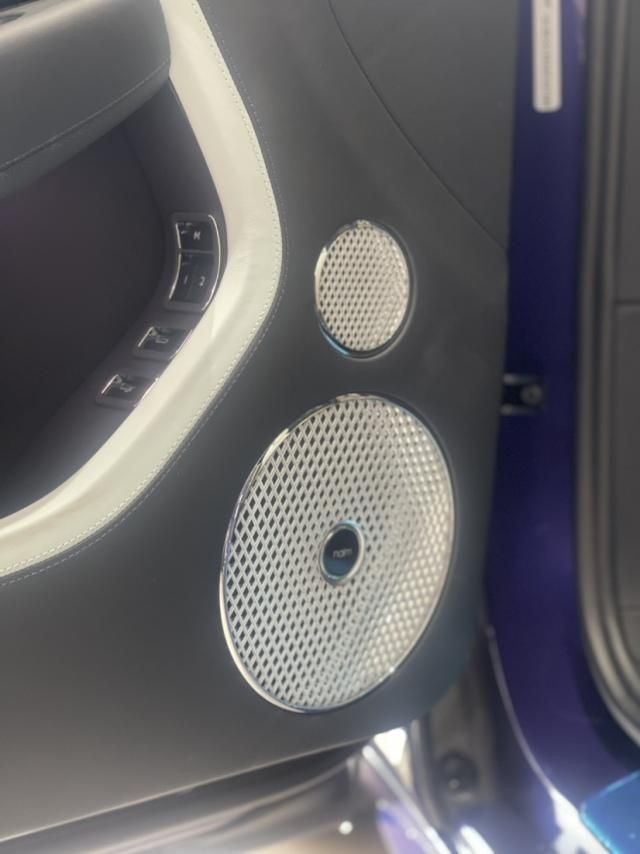 25款宾利欧陆GT穆莱纳视觉冲击 坦桑石紫/亚麻白-黑鲸展厅现车