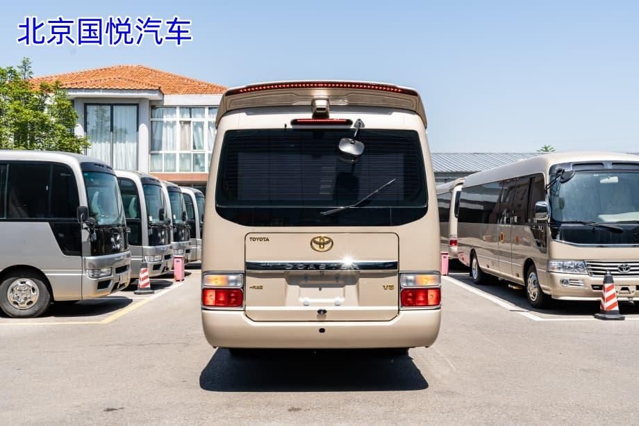 丰田考斯特10座带茶台邵通落地多少钱