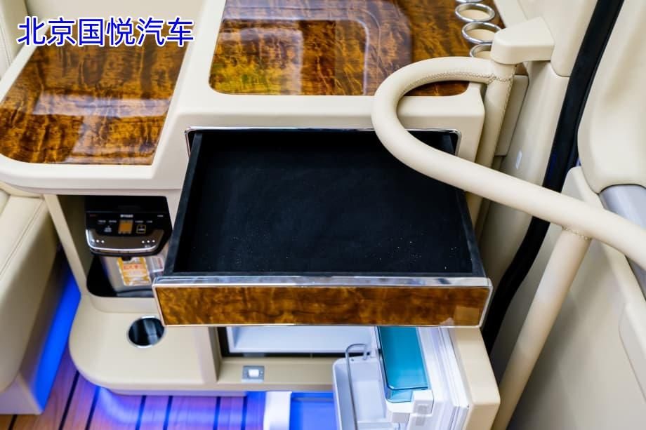 红旗国悦12座排场与舒适皆可得！南宁全隔断现车报价多少