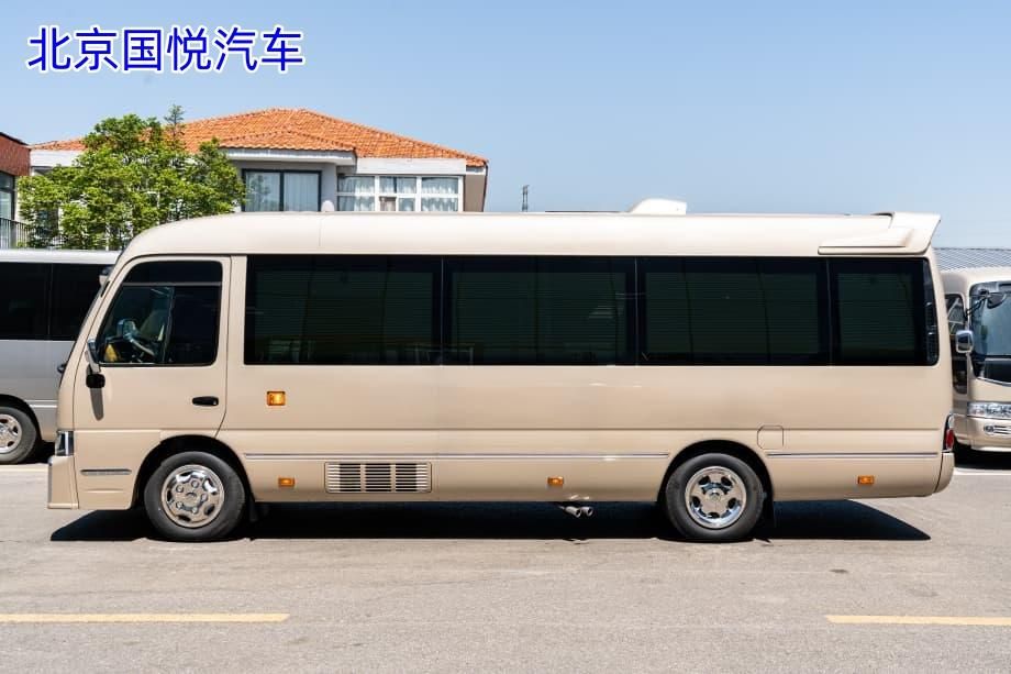 丰田考斯特11座通舱版鹤壁落地多少钱
