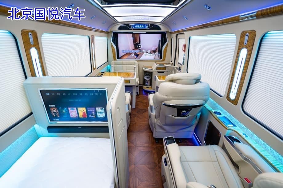 红旗国悦7座带床带卫生间现车直降十万！再送五年超长质保！