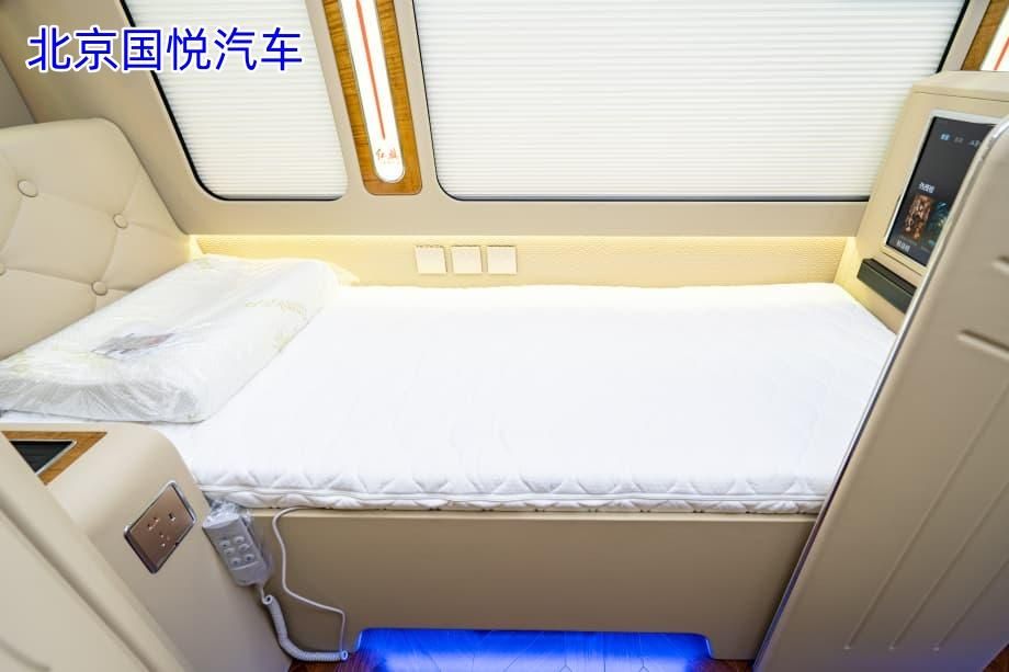 红旗国悦7座带床带卫生间现车直降十万！再送五年超长质保！