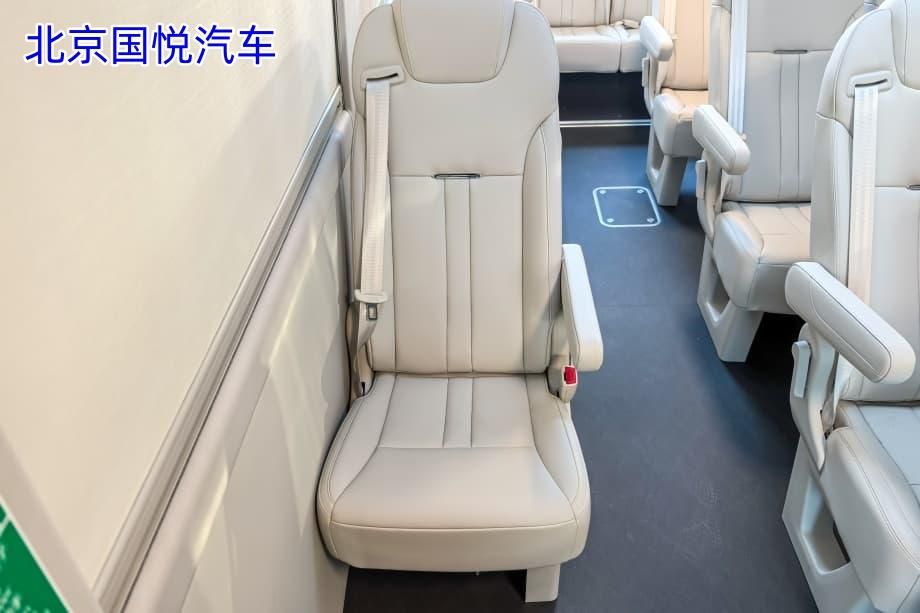红旗国悦19座：象牙白仿皮内饰，多人出行的雅致之选！落地价
