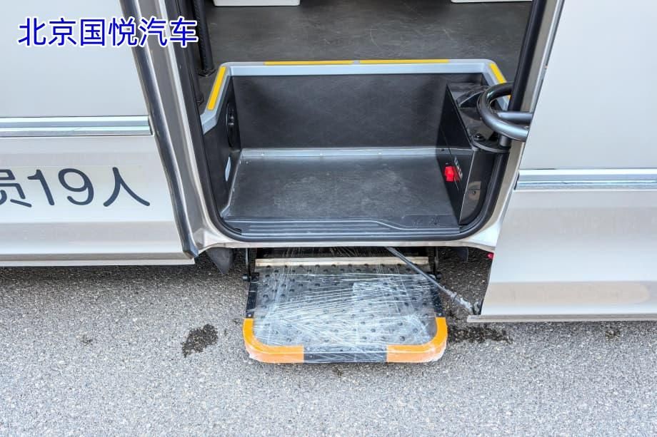 红旗国悦19座：象牙白仿皮内饰，多人出行的雅致之选！落地价