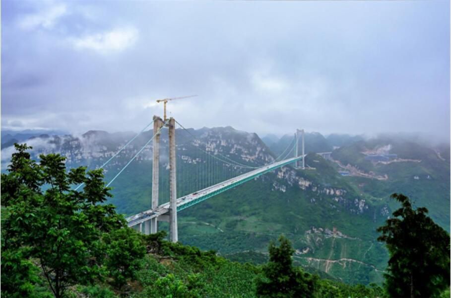 一座桥一本书，通往山的那边