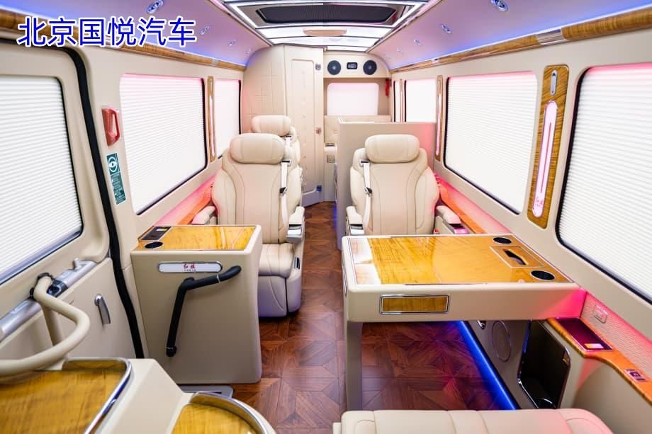 红旗国悦7座带床带卫生间现车直降十万！再送五年超长质保！