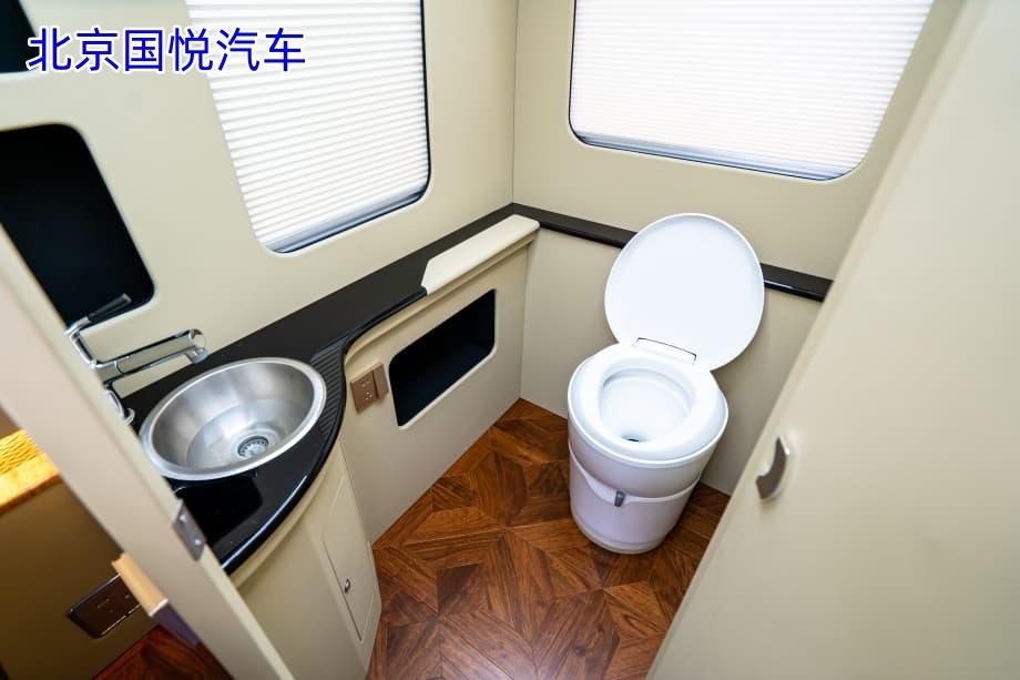 红旗国悦7座带床带卫生间现车直降十万！再送五年超长质保！