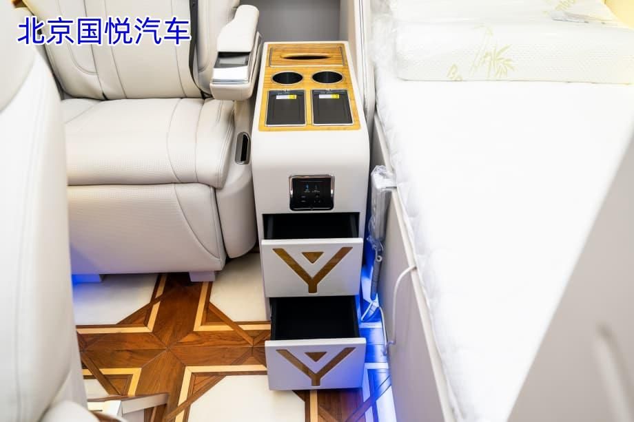 红旗国悦8座带床豪华版河北保定落地价格电话