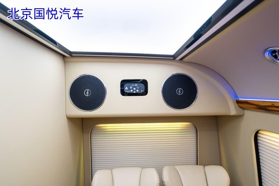 红旗国悦10座老板出差的全能移动商务舱湖北承德现车落地价格