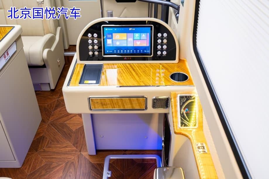5.99 米红旗国悦六座的智能科技配置舒适又安心现车落地价格