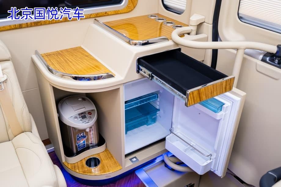 红旗国悦9座尽展东方雅致内饰可定制厂家电话报价