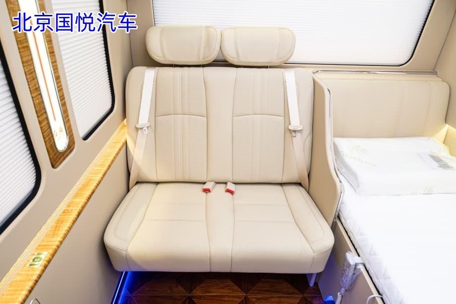 红旗国悦9座尽展东方雅致内饰可定制厂家电话报价