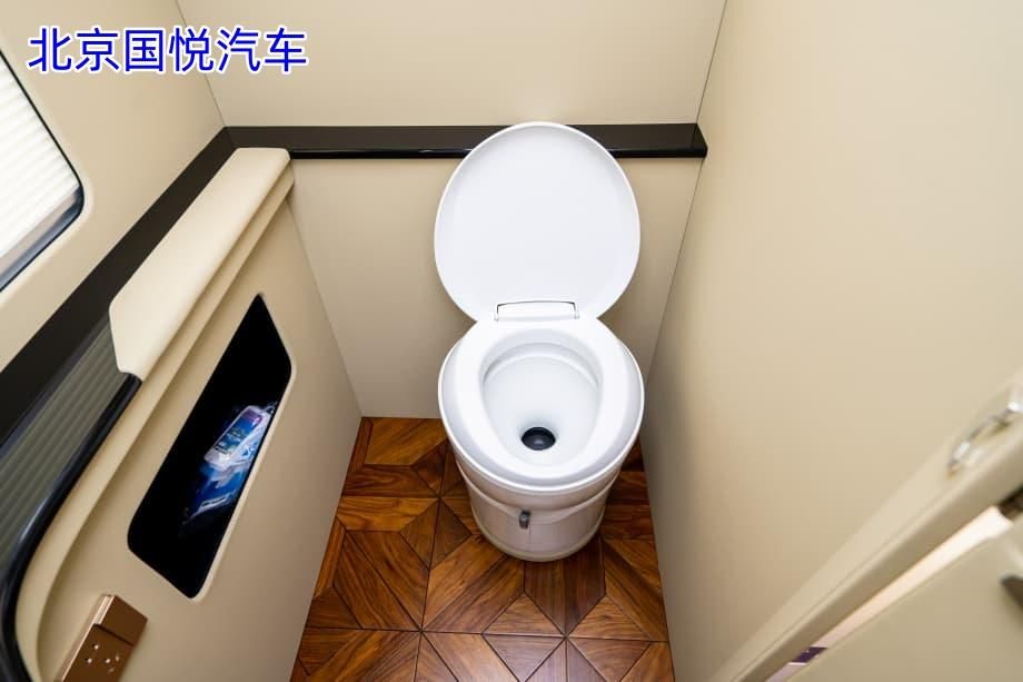 智能科技配置的红旗国悦7座带床带卫生间北京落地价地址