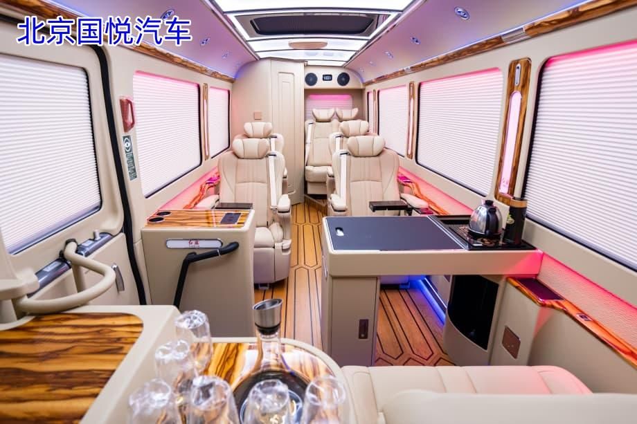 红旗国悦10座老板出差的全能移动商务舱湖北承德现车落地价格