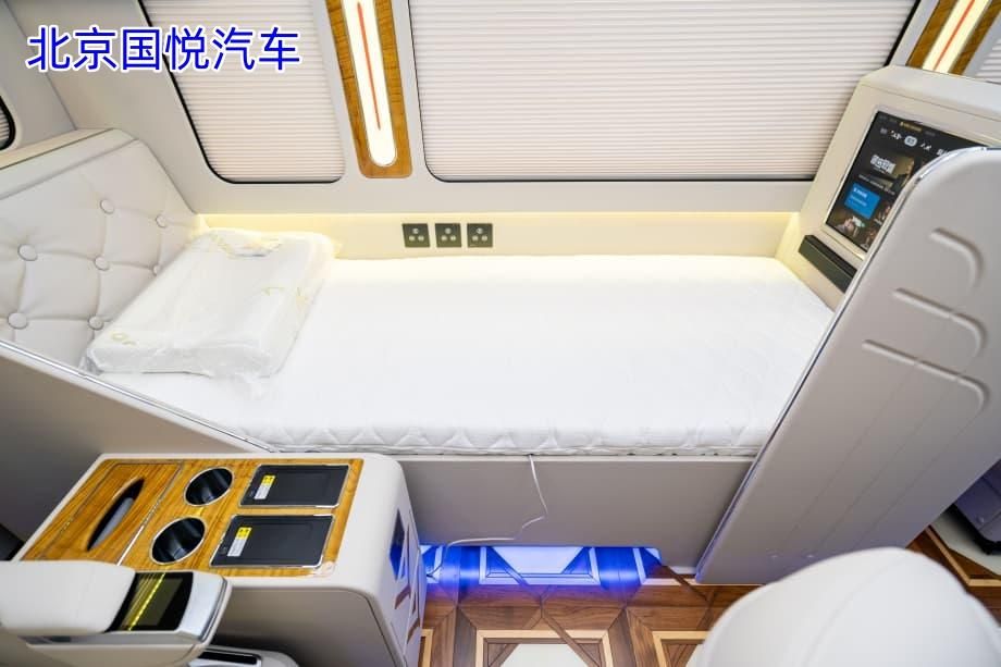 红旗国悦8座带床豪华版河北保定落地价格电话