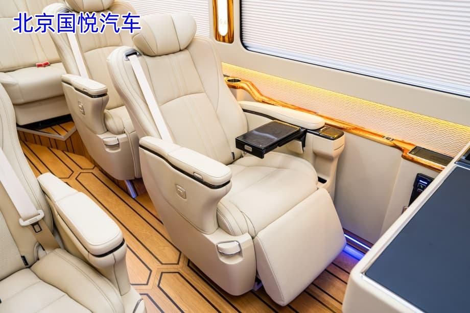 红旗国悦10座老板出差的全能移动商务舱湖北承德现车落地价格