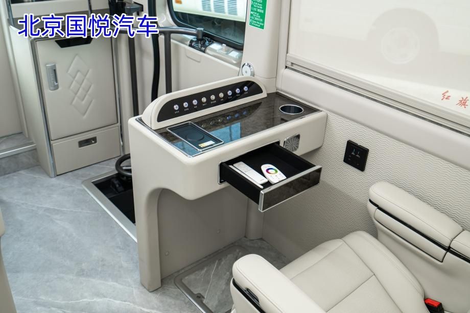 红旗国悦13座吉林优惠官网报价总部电话18500485555