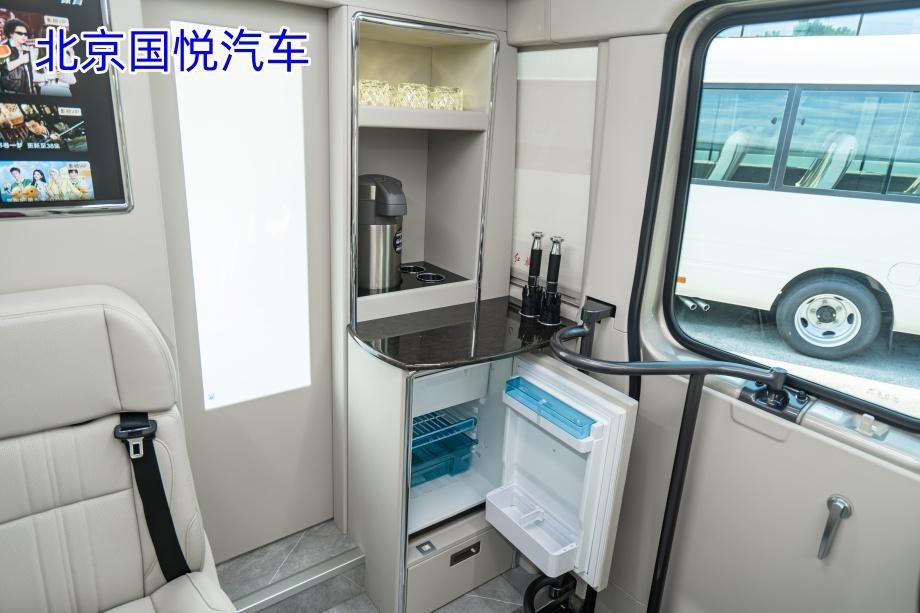 红旗国悦13座吉林优惠官网报价总部电话18500485555