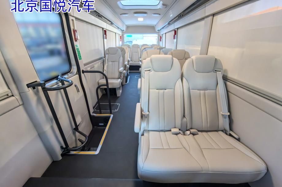 北京红旗国悦19座象牙白内饰，宽敞空间新体验联系电话