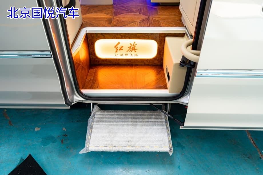 红旗国悦12座豪华版落地多少钱 咸宁报价电话