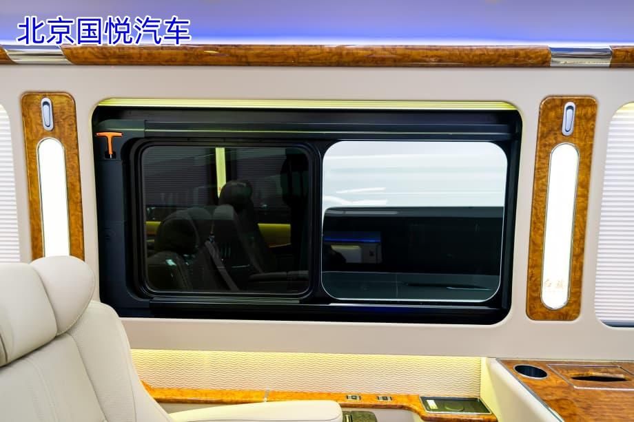 红旗国悦12座豪华版落地多少钱 咸宁报价电话