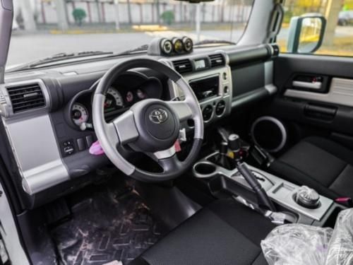 2025款丰田FJ酷路泽4.0 GXR八气囊 报价多少钱 分期首付20%