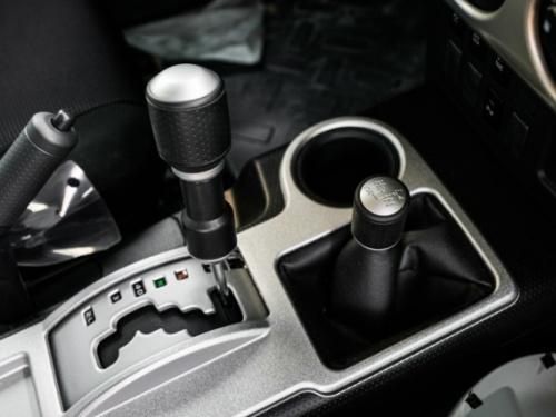 2025款丰田FJ酷路泽4.0 GXR八气囊 报价多少钱 分期首付20%