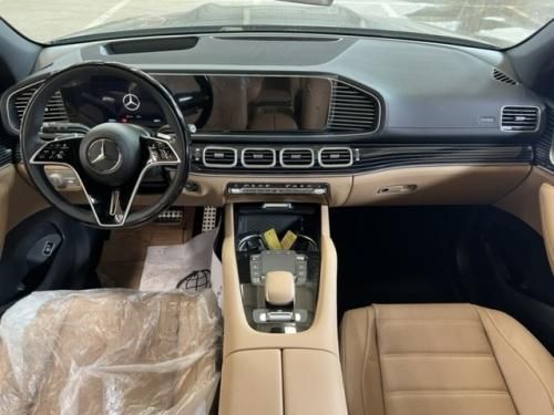 2025款奔驰GLS580加版4.0T价格多少钱 黑棕内饰现车可分期首付20%