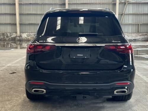 2025款奔驰GLS580加版4.0T价格多少钱 黑棕内饰现车可分期首付20%