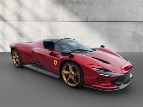 法拉利Daytona SP3价格 6.5L V12引擎+830匹马力 豪华配置全解析