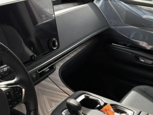 25款雷克萨斯LM350h七座版现车价格 2.5L混动豪华MPV 低分期利率