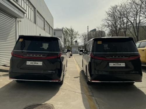 25款雷克萨斯LM350h七座版现车价格 2.5L混动豪华MPV 低分期利率